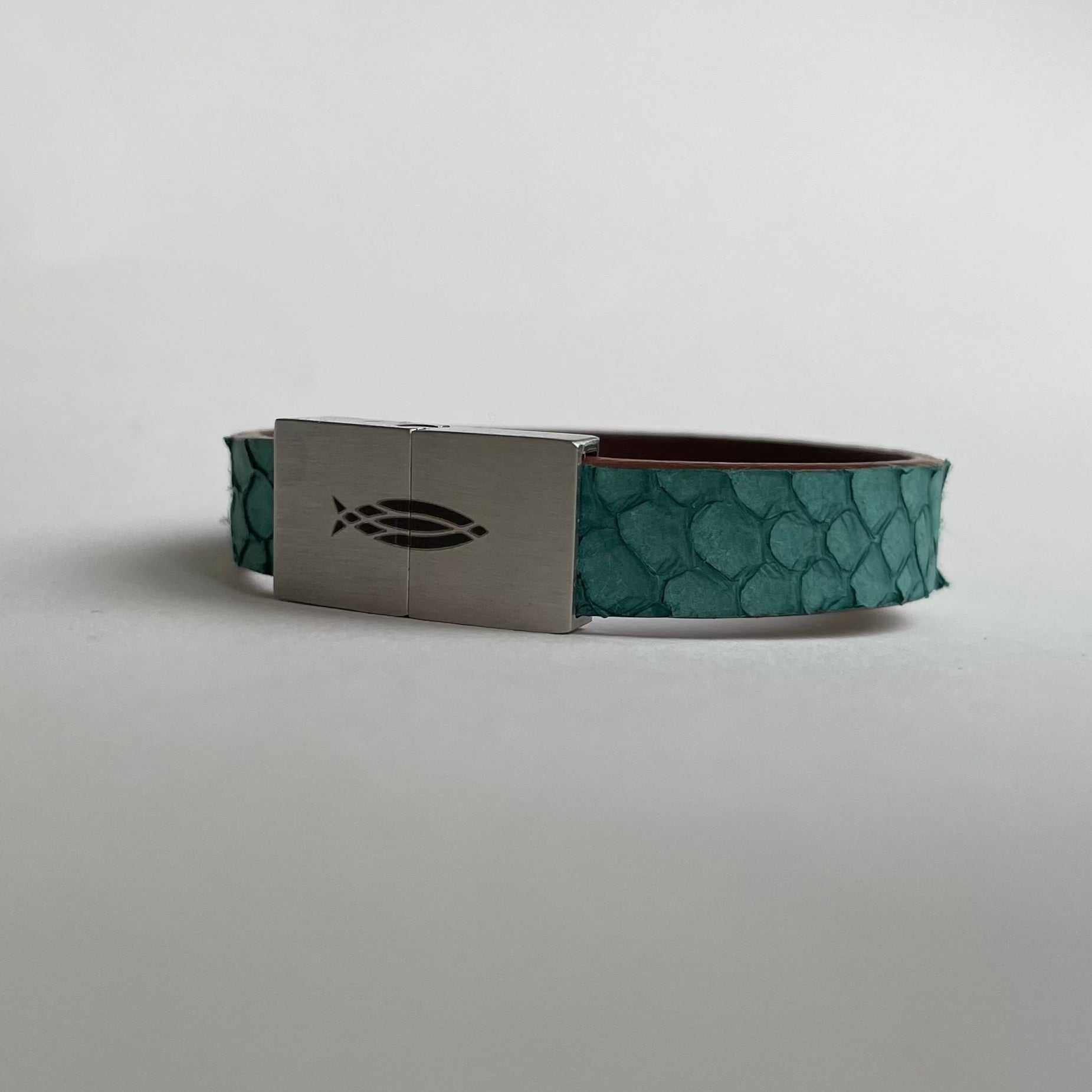 Fish leather bracelet, green summer – FISKIN