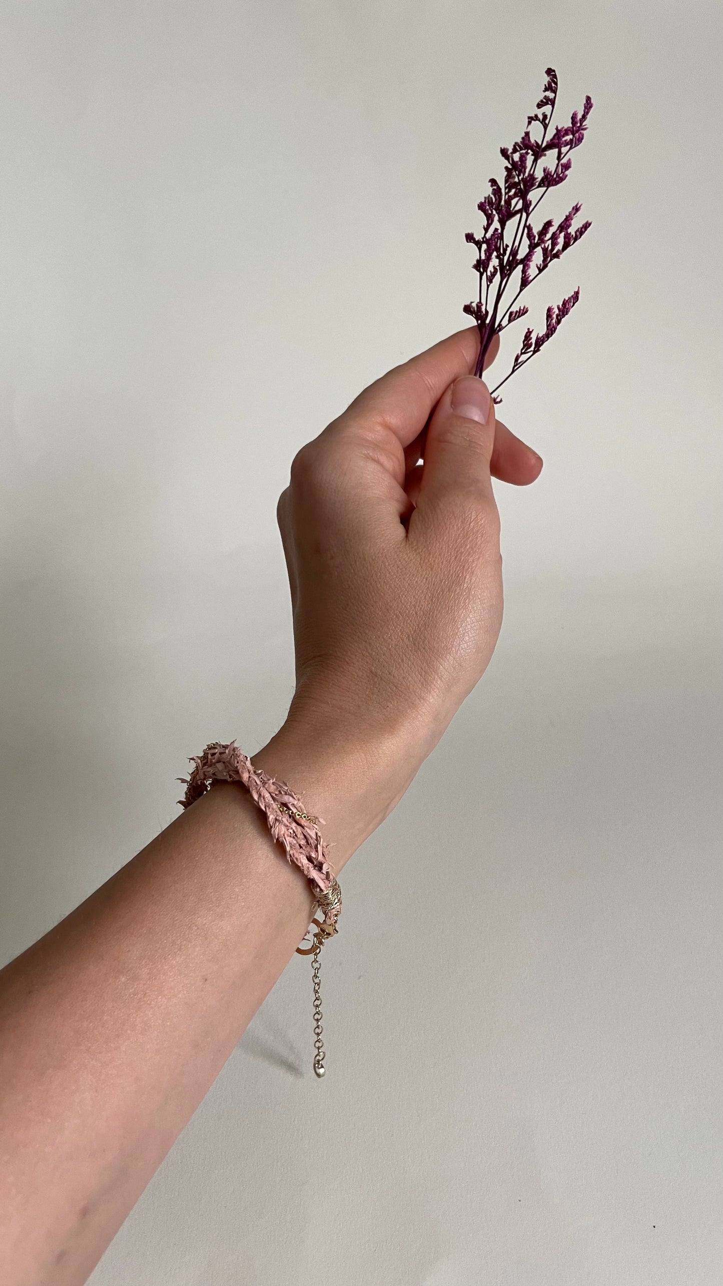 Fish leather bracelet, seaweed story, pink.