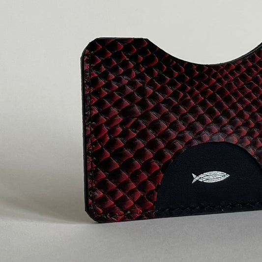 Fish leather cardholder, flame