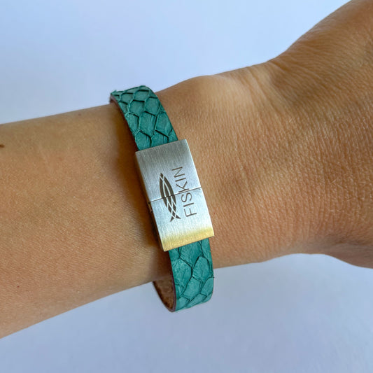 Fish leather bracelet, green summer