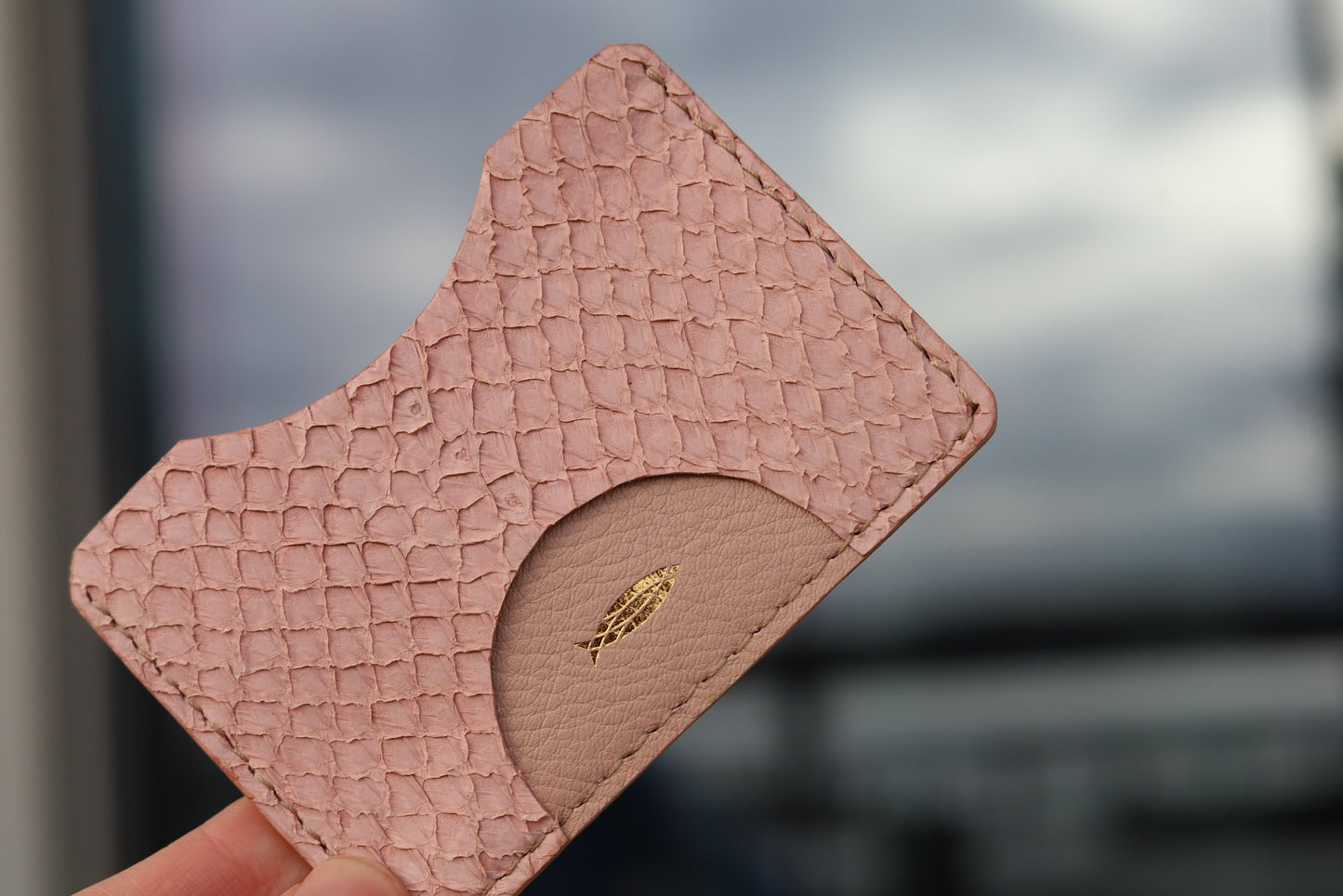Fish leather cardholder, powder touch